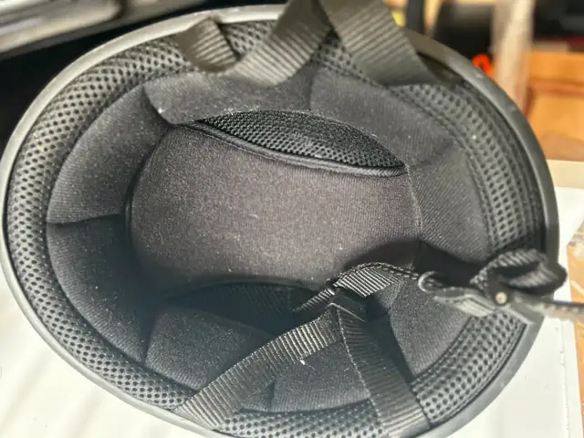 2 HALF BIKE HELMETS BOTH DOT APPROVEDONE GLOSS BLACK AND ONE FL - Photo 3