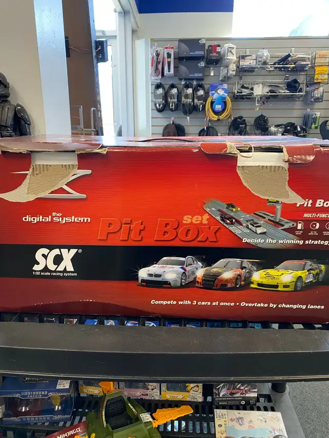 SCX 1:32 Scale Slot Car Track Set @Cashopolis!!