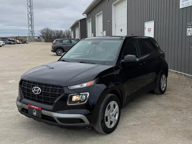 2021 Hyundai Venue Essential - Photo 4