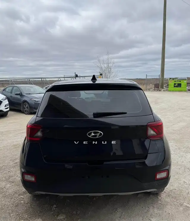2021 Hyundai Venue Essential - Photo 7