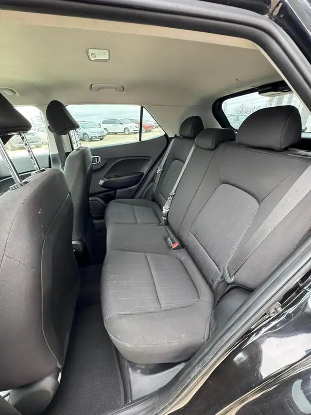 2021 Hyundai Venue Essential - Photo 14