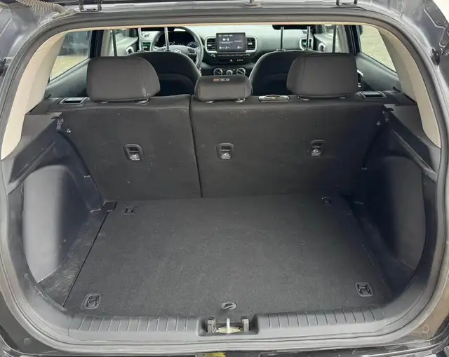 2021 Hyundai Venue Essential - Photo 15