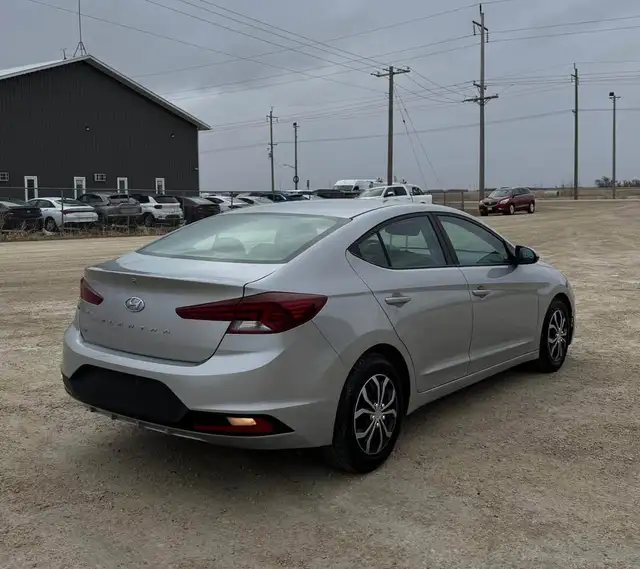 2020 Hyundai Elantra SE - Photo 7