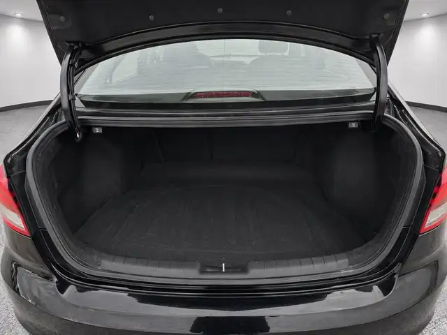 2020 Hyundai Elantra SE - Photo 14