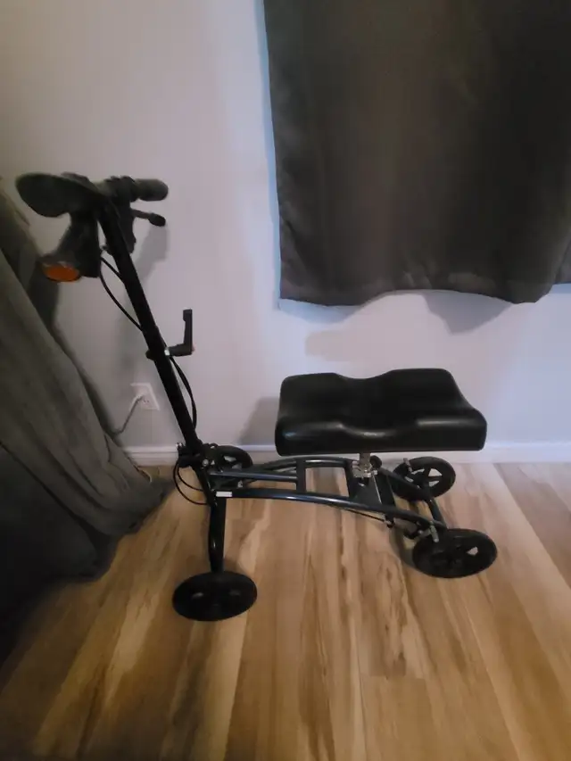 KNEE SCOOTER   CRUTCHES   WALKING BOOT