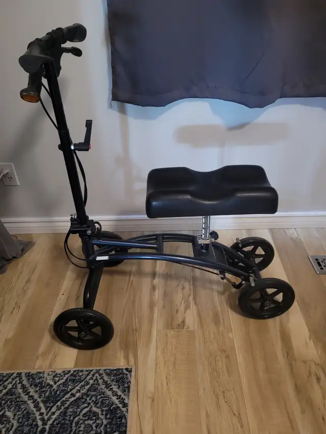 KNEE SCOOTER   CRUTCHES   WALKING BOOT - Photo 3