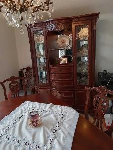 Elegant Solid Oak & Cherry Wood Dining Room Set – $1,500 OBO
