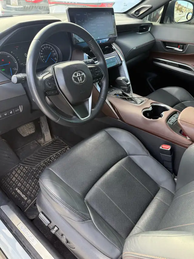 $39,999 – 2022 Toyota Venza Limited Hybrid AWD | Fully Loaded | - Photo 7