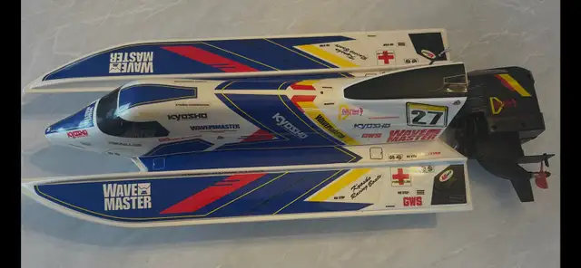 Wave Master Radio Control Speed Boat - Photo 2