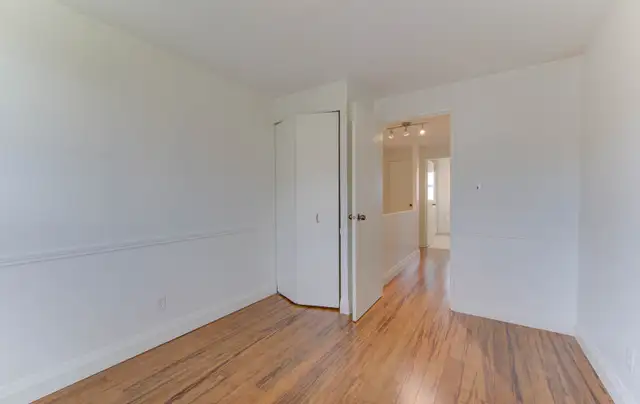 Townhouse For Sale in Kitchener 3 Bb/2Bath - Photo 6