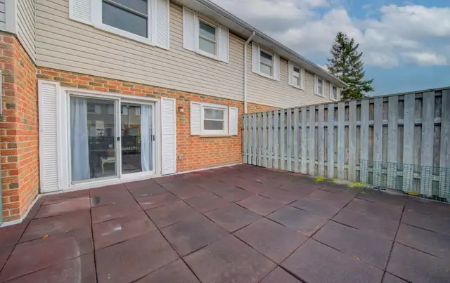 Townhouse For Sale in Kitchener 3 Bb/2Bath - Photo 10