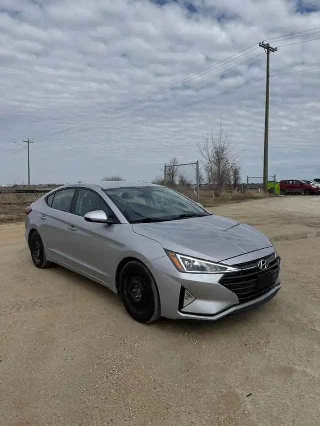 2020 Hyundai Elantra Essential - Photo 3