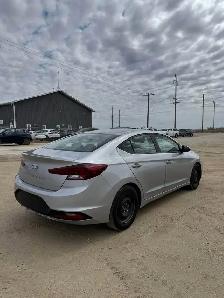 2020 Hyundai Elantra Essential - Photo 5
