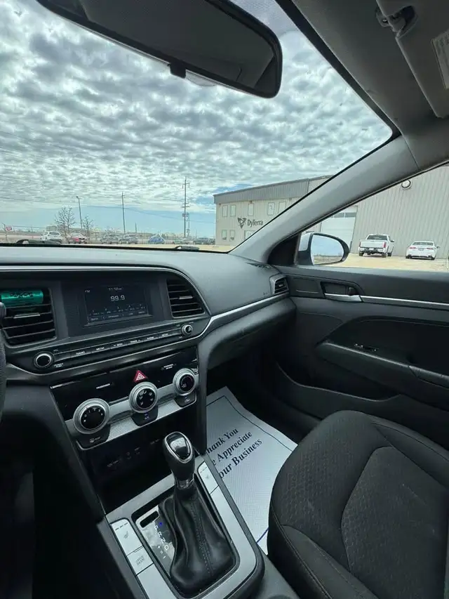 2020 Hyundai Elantra Essential - Photo 13
