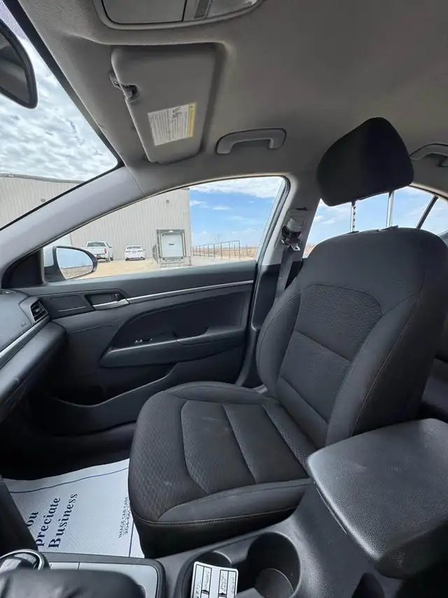 2020 Hyundai Elantra Essential - Photo 14