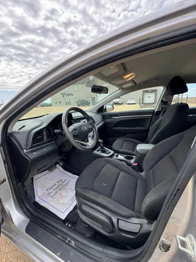 2020 Hyundai Elantra Essential - Photo 15