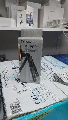 CHEAP PRICE SALE ( Tripod Live Self Timer )