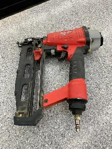 Milwaukee 7145 Straight Finish Nailer