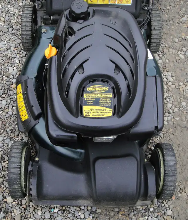 YARDWORKS SELF PROPELLED GAS LAWN MOWER - Photo 4
