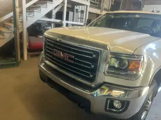 2019 GMC 4x4 - Photo 2