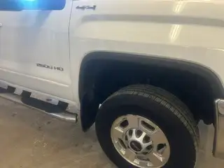 2019 GMC 4x4 - Photo 3
