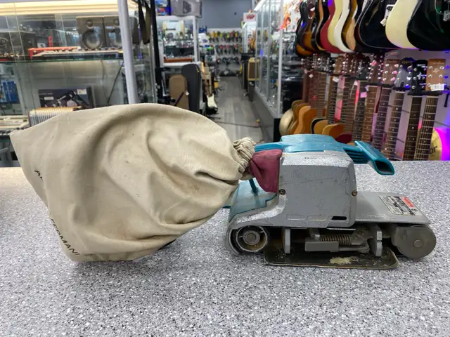 Makita 9924DB Belt Sander - Photo 2