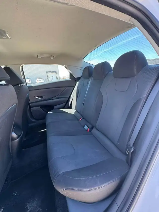 2021 Hyundai Elantra Essential - Photo 14
