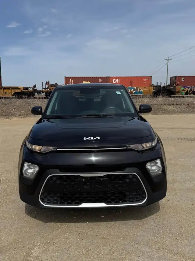 2022 Kia Soul LX - Photo 2