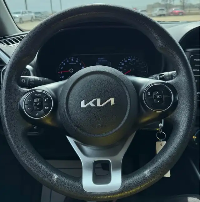 2022 Kia Soul LX - Photo 8