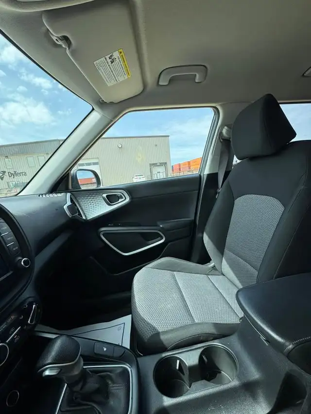 2022 Kia Soul LX - Photo 9