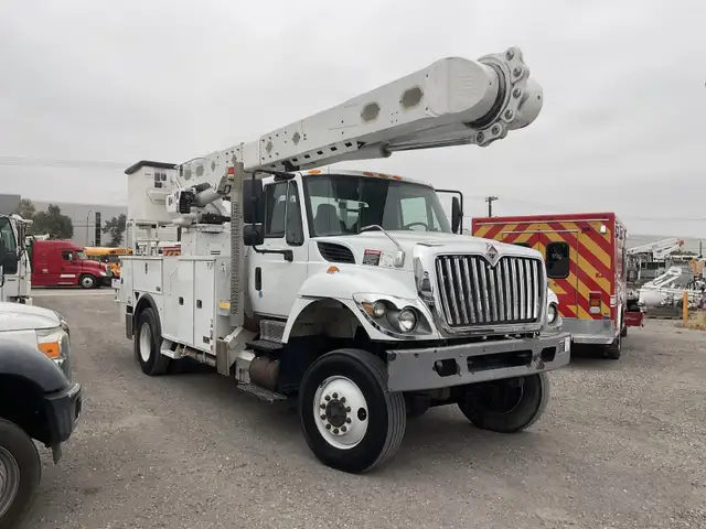 2014 International 7300 Altec AM55 Bucket Truck