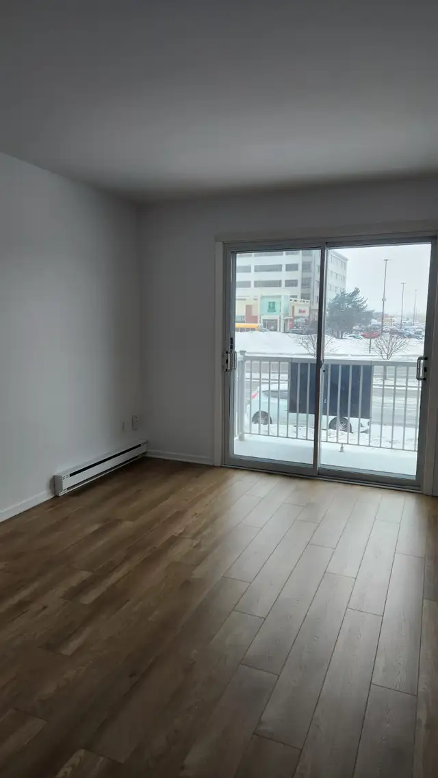 Beau logement 4 1/2 à loué face au Galerie St-Hyacinthe - Photo 2