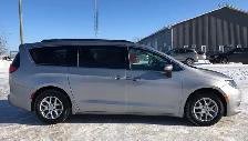 2017 Chrysler Pacifica LX - Photo 4