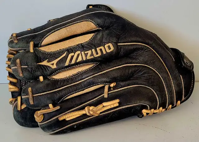 13' Mizuno GWW1304 Baseball Glove (31335458)