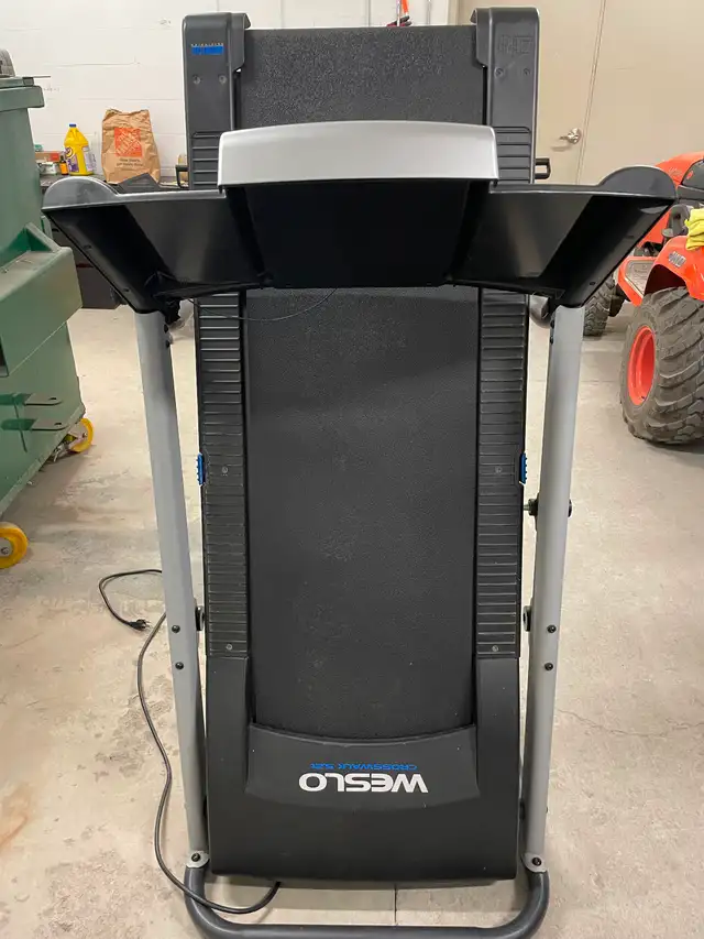 Beautiful treadmill like new - Photo 3
