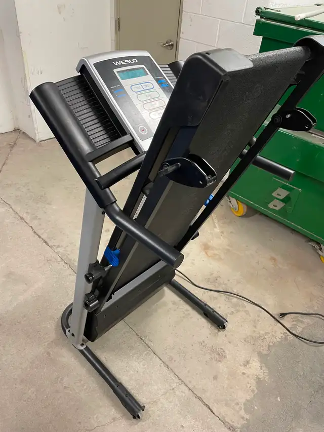 Beautiful treadmill like new - Photo 4