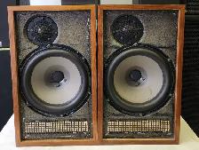 DYNACO A-25 BOOKSHELF SPEAKERS