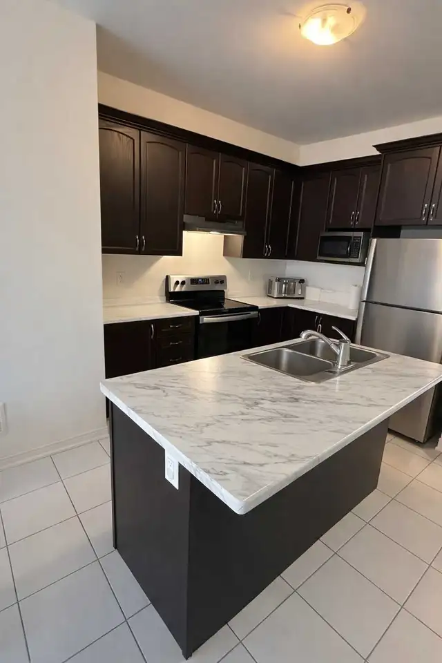 Townhouse  for lease - Photo 2