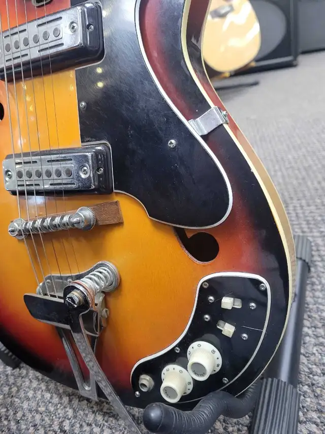 Saturn Hollow Body Sunburst Electric Guitar - Photo 4