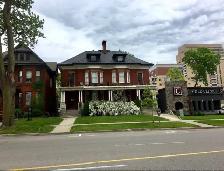 Downtown Shared Furnished 2 Bedroom (Heat&Water incl) - Photo 2