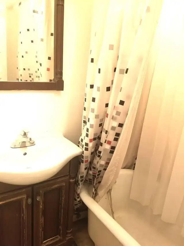 (DOWNTOWN) Private ROOM with Private DECK, Furnished@2-bedrooms - Photo 4