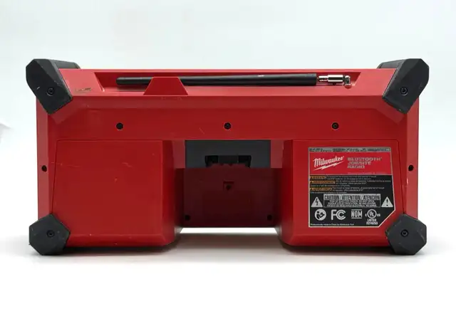 Milwaukee 2952-20 M18 18-Volt Cordless Jobsite Radio $219 - Photo 2