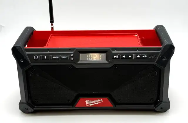 Milwaukee 2952-20 M18 18-Volt Cordless Jobsite Radio $219 - Photo 6