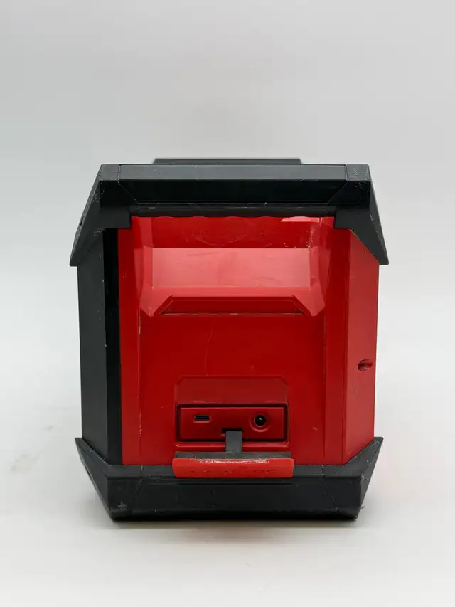 Milwaukee 2952-20 M18 18-Volt Cordless Jobsite Radio $219 - Photo 8