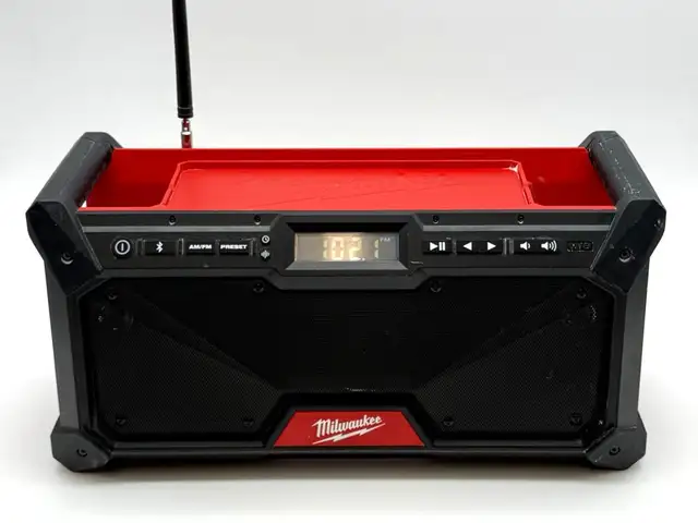 Milwaukee 2952-20 M18 18-Volt Cordless Jobsite Radio $219 - Photo 9