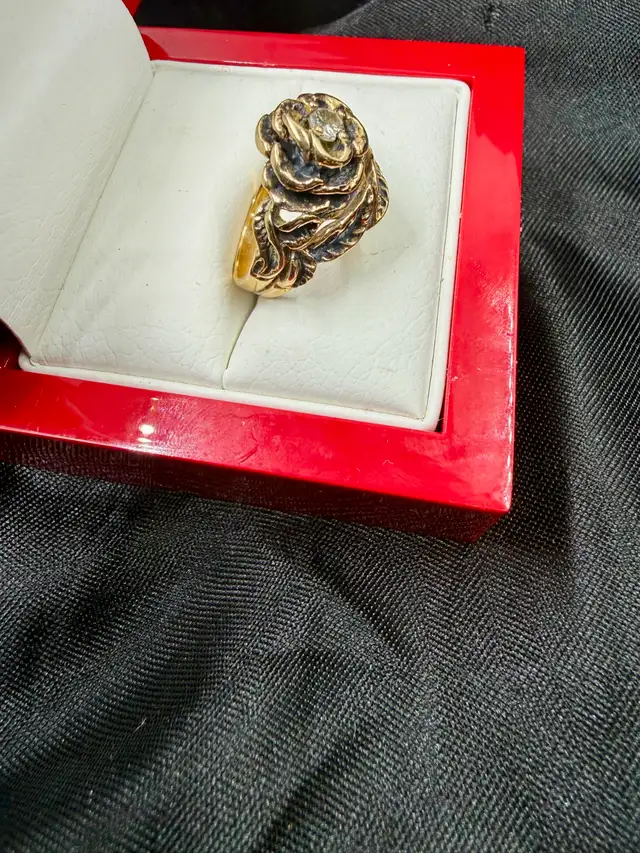 Women's Vintage 14K Gold Flower Ring with Diamond~Size 6 - Photo 2