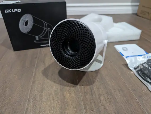 Brand New Smart Wifi 4K Projector For Sale - Photo 5