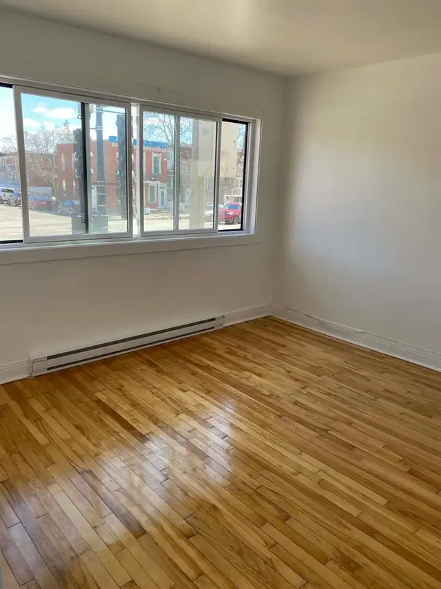 4 1/2 rénové, 1er plancher, accès cour - Photo 3
