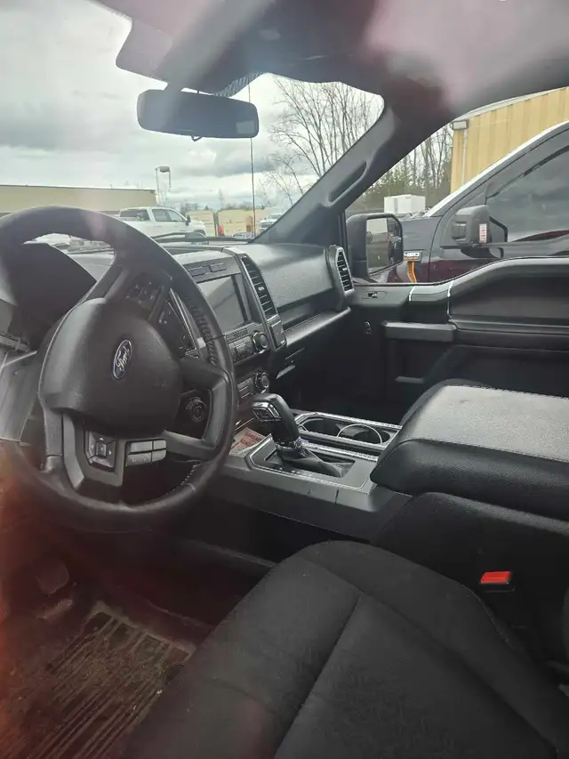Selling my 2018 F150 - Photo 3