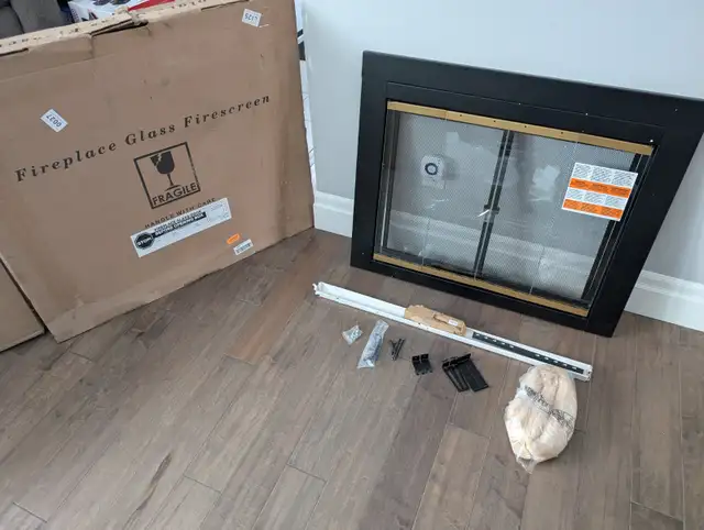 Brand New Arrington Medium Fireplace Glass Door For Sale - Photo 4